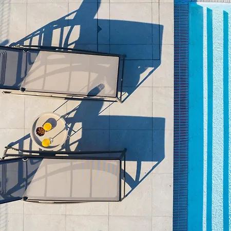 Nevia - Mobile Homes With Heated Private Pool Neviđane