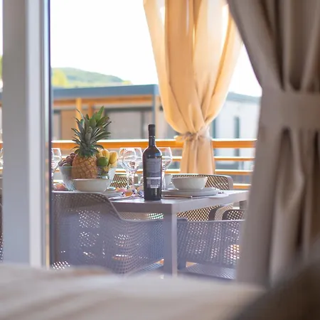 Camping Nevia - Mobile Homes With Heated Private Pool