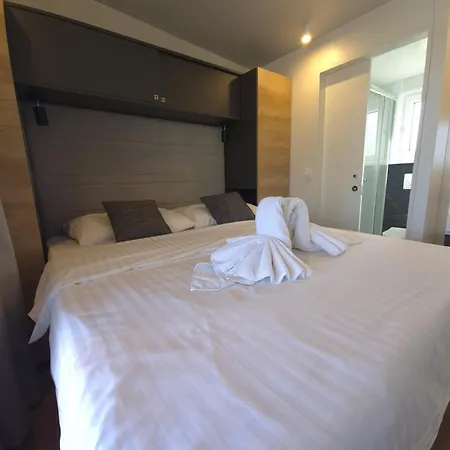 Nevia - Mobile Homes With Heated Private Pool *