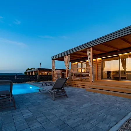 Nevia - Mobile Homes With Heated Private Pool Camping