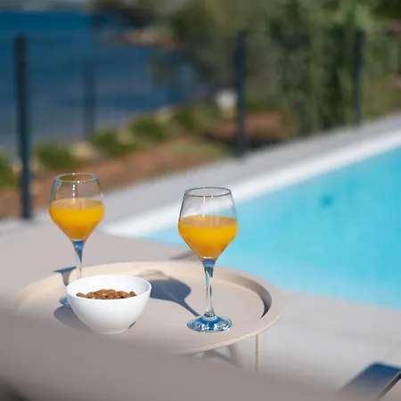Nevia - Mobile Homes With Heated Private Pool Camping *