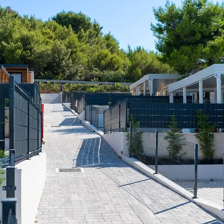 Nevia - Mobile Homes With Heated Private Pool Camping *