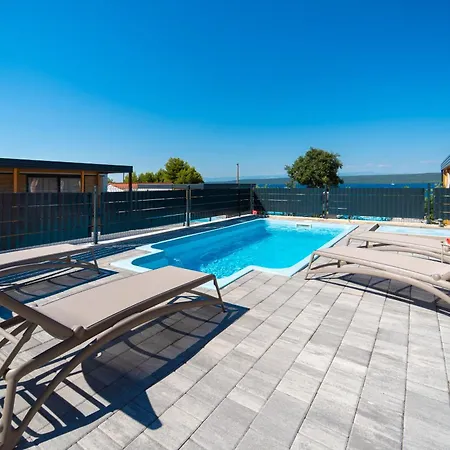 Nevia - Mobile Homes With Heated Private Pool Camping Neviđane